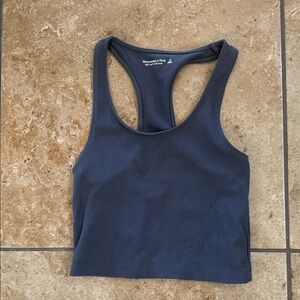 AMBERCROMBIE & FITCH - XS
SOFT A&F COLLECTION
Gray Ribbed Tank Top